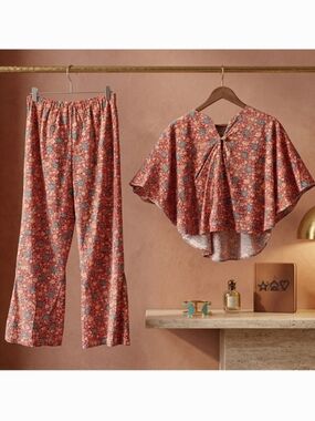 Boho 2-Piece Set: Cape Style Top Blouse & Matching Wide-Leg Floral Palazzo Pants